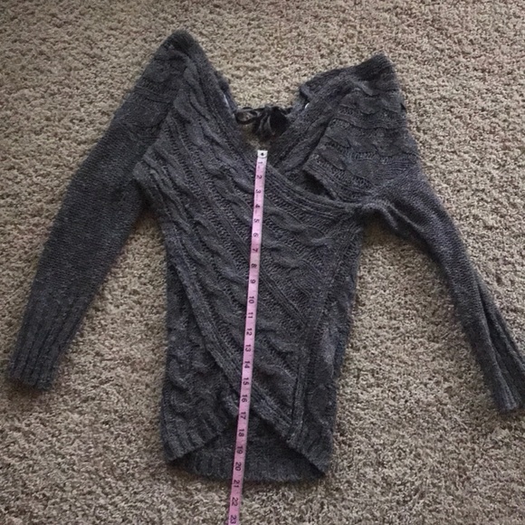 SOLD π HP π1.18.20 One the land sweater - Picture 6 of 7